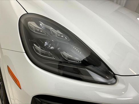 Used 2022 Porsche Cayenne Turbo AWD/4WD image 29