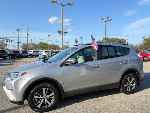 Used 2018 Toyota RAV4 XLE image 16