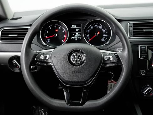 Used 2017 Volkswagen Jetta S w/ Jetta S Cold Weather Package FWD image 12