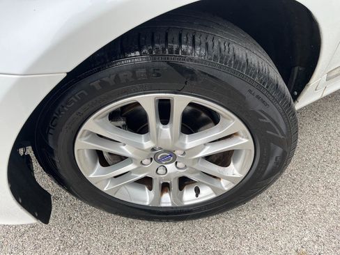 Used 2016 Volvo XC60 T5 Premier image 32