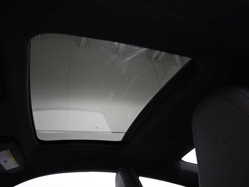 Certified 2025 Porsche 911 Carrera image 20