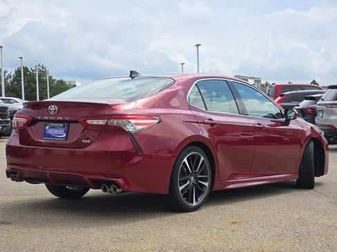 Used 2018 Toyota Camry XSE FWD image 28