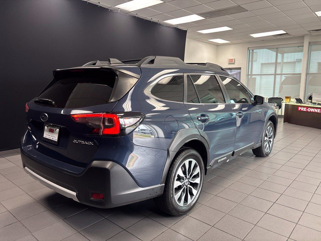 Used 2024 Subaru Outback Limited AWD/4WD image 3
