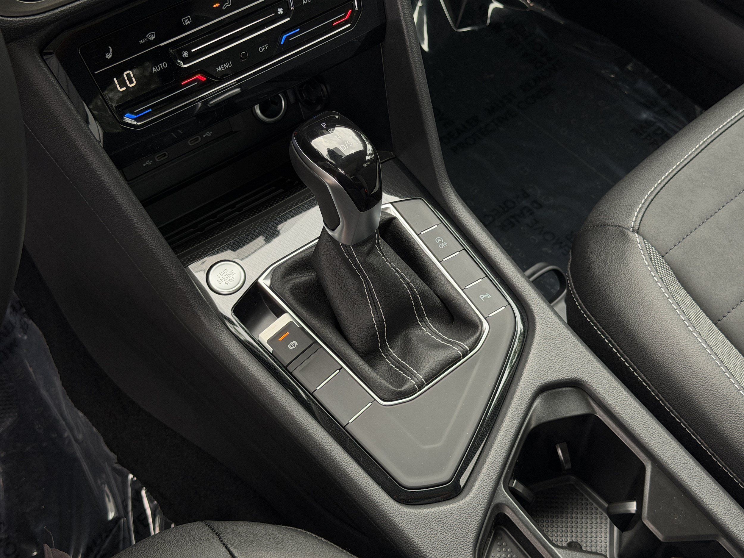 New 2026 Volkswagen Taos SE FWD image 28