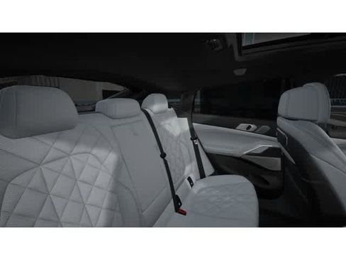 New 2026 BMW X6 M60i image 12