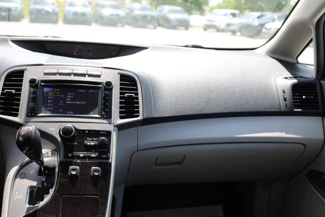 Used 2013 Toyota Venza LE AWD/4WD image 22