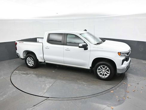 Used 2022 Chevrolet Silverado 1500 LT AWD/4WD image 35