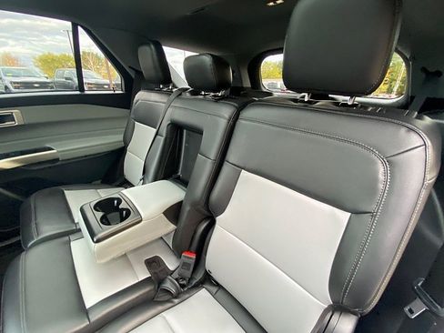 Certified 2022 Ford Explorer XLT w/ Equipment Group 202A image 39