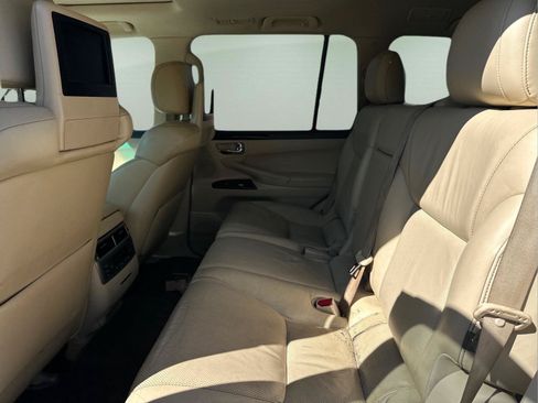 Used 2013 Lexus LX 570 4WD w/ Luxury Pkg image 20