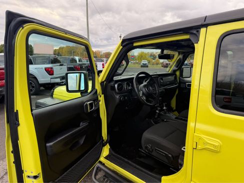 Used 2023 Jeep Wrangler Sport S AWD/4WD image 8