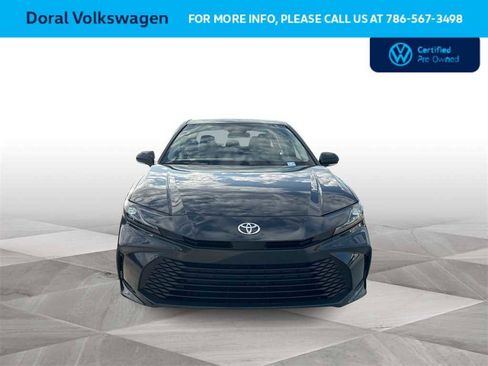 Used 2025 Toyota Camry LE image 3