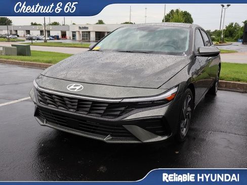 Certified 2026 Hyundai Elantra Limited FWD image 11