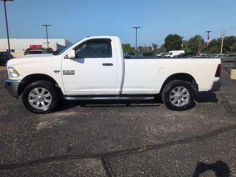 Used 2014 RAM 2500 Tradesman w/ Chrome Appearance Group AWD/4WD image 2