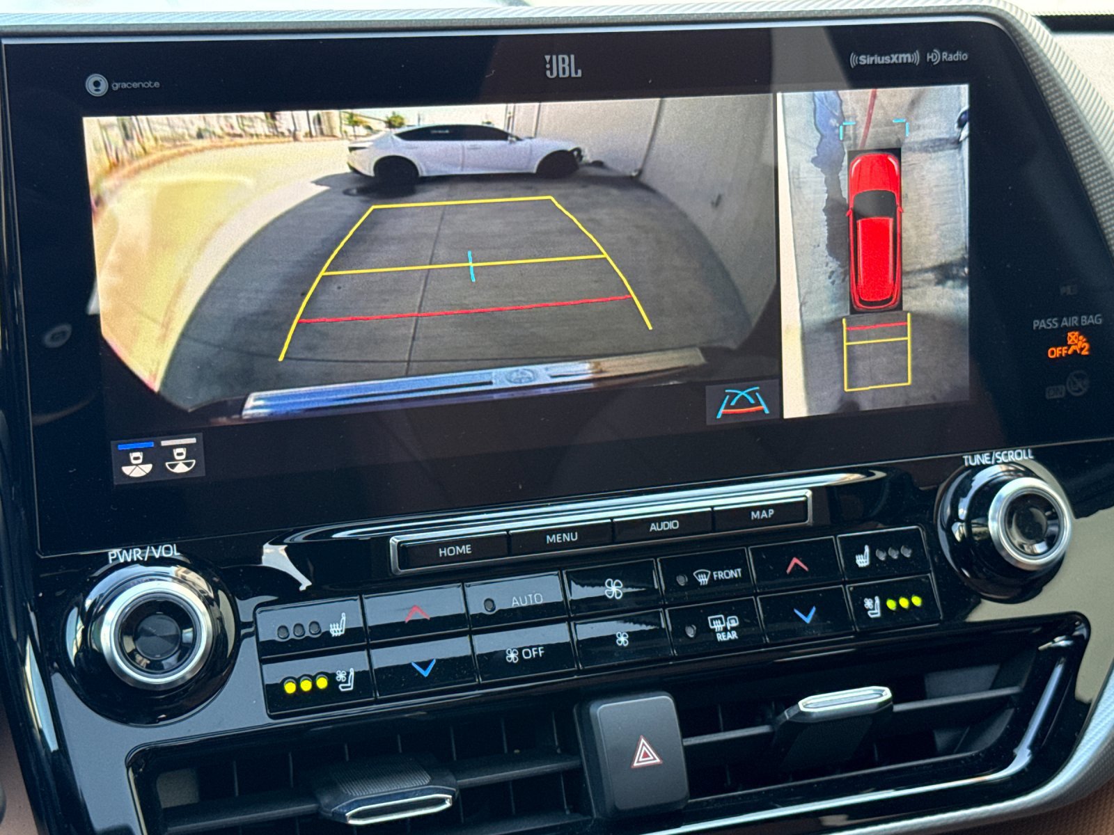 Used 2021 Toyota Highlander Platinum FWD image 19