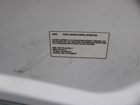 Used 2022 Tesla Model Y Long Range image 37