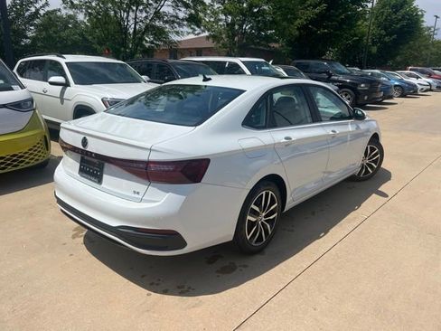 New 2026 Volkswagen Jetta SE FWD image 6