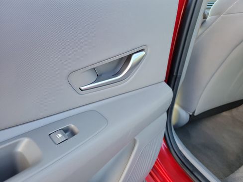 Used 2025 Hyundai Elantra SEL image 13