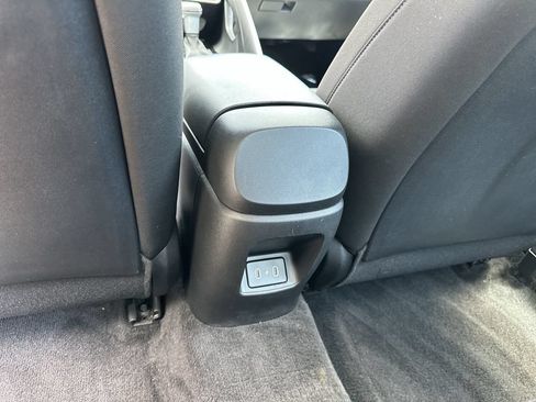 Used 2024 Hyundai Elantra SEL FWD image 17