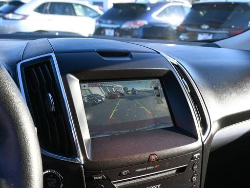 Used 2017 Ford Edge Titanium w/ Equipment Group 302A image 17