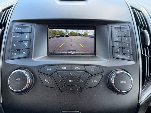 Used 2019 Ford Edge SE FWD image 15