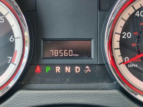 Used 2018 Dodge Grand Caravan SE w/ UConnect Hands-Free Group image 16