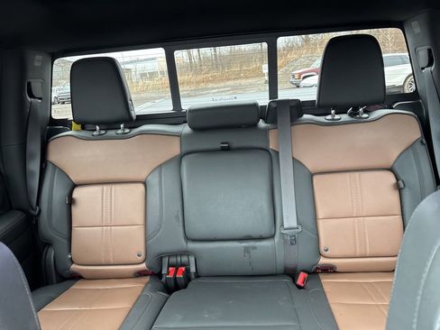Used 2024 Chevrolet Silverado 2500 High Country w/ High Country Premium Package AWD/4WD image 37