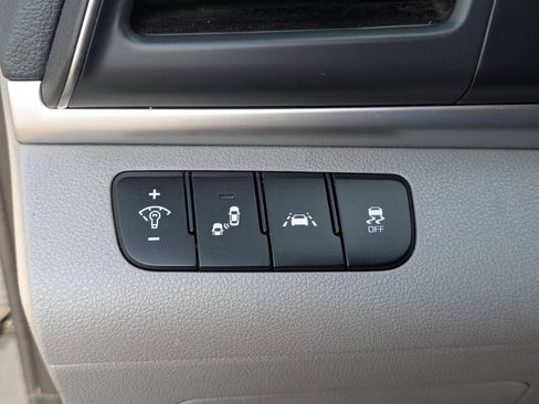 Used 2019 Hyundai Elantra Value Edition FWD image 24
