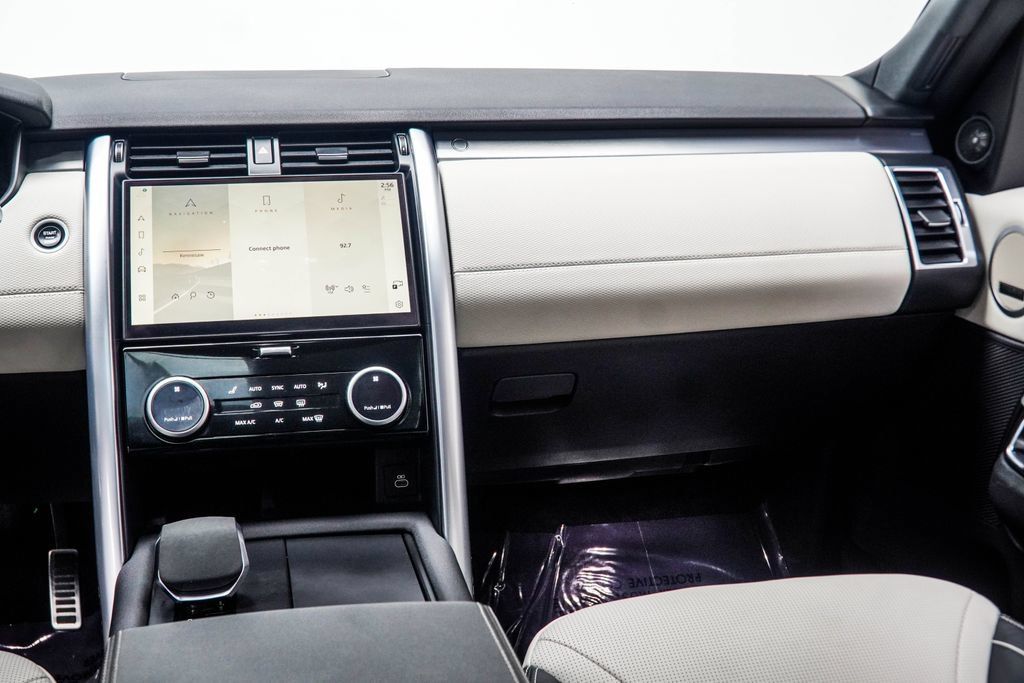 Used 2023 Land Rover Discovery HSE R-Dynamic AWD/4WD image 21