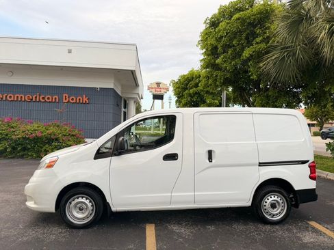 Used 2021 Nissan NV200 S w/ Back Door Glass Package FWD image 2