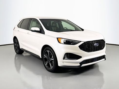 Used 2019 Ford Edge ST w/ Convenience Package image 3