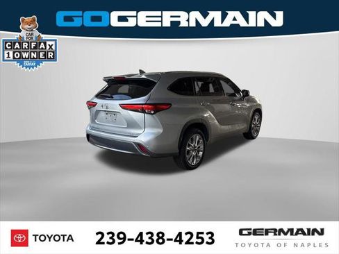 Certified 2021 Toyota Highlander Limited image 9