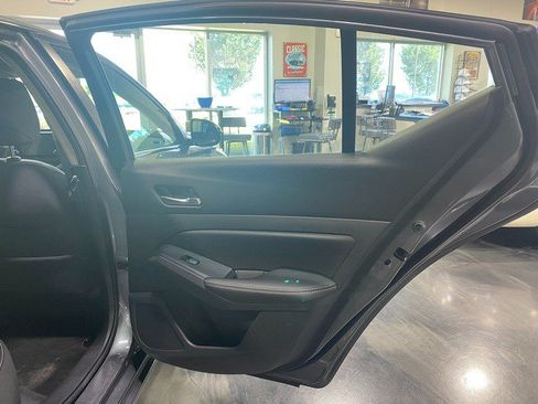 Used 2020 Nissan Altima 2.5 S FWD image 17