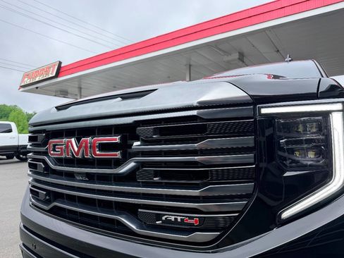 Used 2024 GMC Sierra 1500 AT4 w/ Technology Package AWD/4WD image 15
