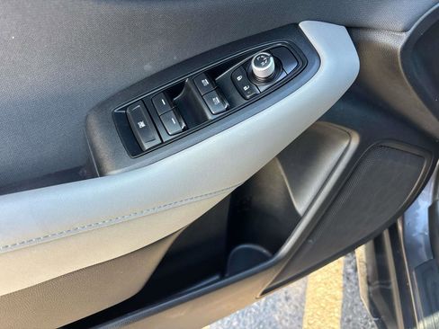 Used 2022 Subaru Outback Premium image 18