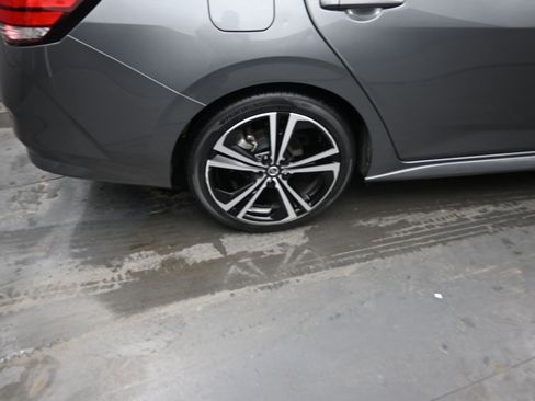 Used 2022 Nissan Sentra SR w/ Trunk Package image 11