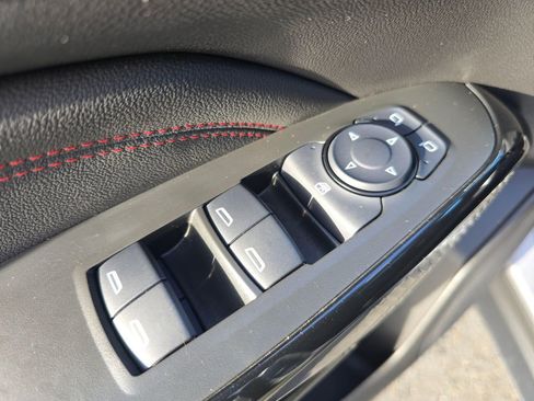 Certified 2025 Chevrolet Trax RS w/ Driver Confidence Package image 18