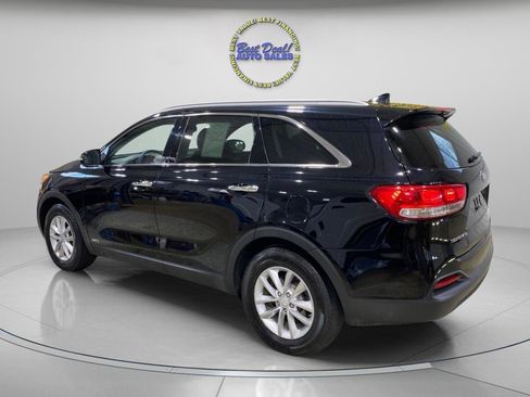 Used 2018 Kia Sorento AWD image 2