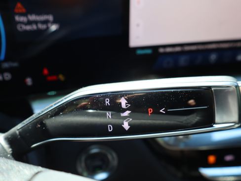 Used 2024 Cadillac Lyriq Luxury RWD image 40