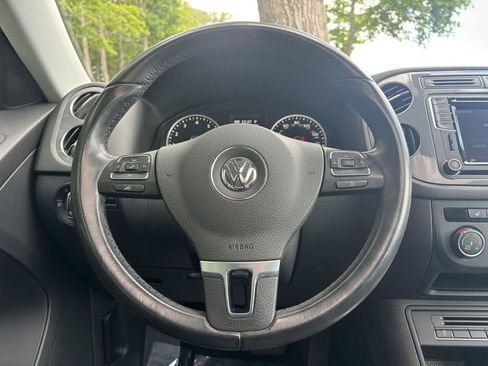 Used 2016 Volkswagen Tiguan SE AWD/4WD image 36