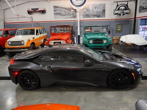 Used 2015 BMW i8 Base image 9