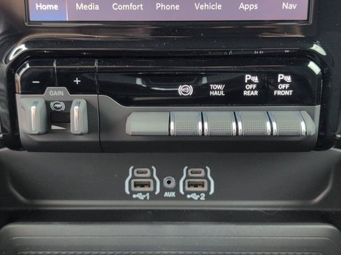 New 2026 RAM 2500 Big Horn AWD/4WD image 23