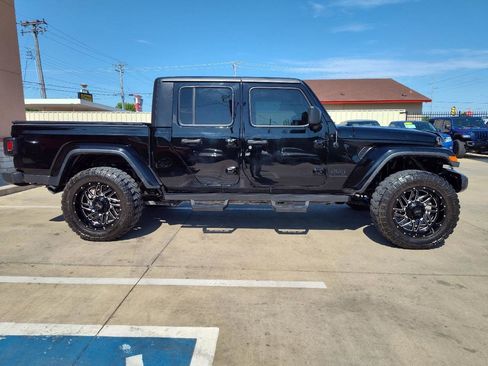Used 2021 Jeep Gladiator Sport AWD/4WD image 3