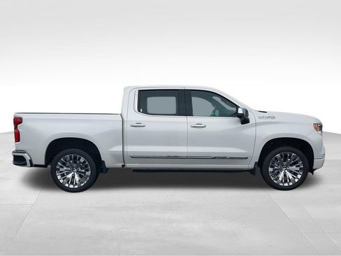 Used 2023 Chevrolet Silverado 1500 High Country w/ Technology Package AWD/4WD image 9