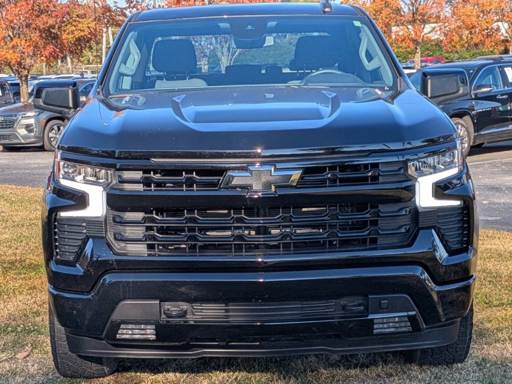 Used 2025 Chevrolet Silverado 1500 RST w/ Z71 Off-Road Package AWD/4WD image 9