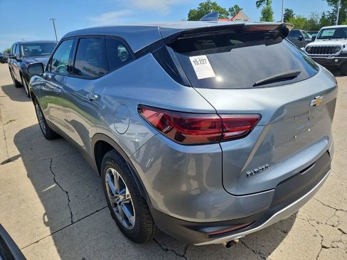 Used 2025 Chevrolet Blazer LT FWD image 4