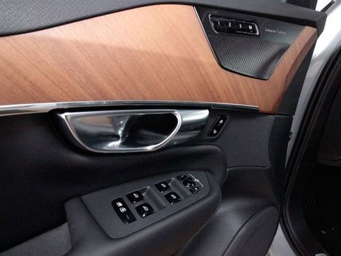 Certified 2025 Volvo XC90 B6 Plus w/ Protection Package Premier image 17