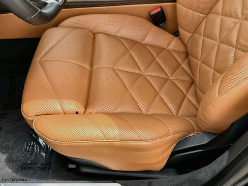 Used 2023 BMW 740i RWD image 19