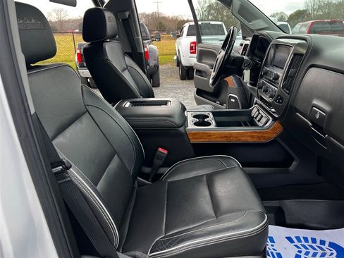 Used 2018 Chevrolet Silverado 2500 High Country w/ Duramax Plus Package image 30