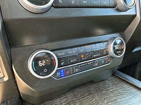 Used 2021 Ford Expedition Max Limited image 19