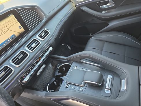New 2026 Mercedes-Benz GLS 580 4MATIC image 24